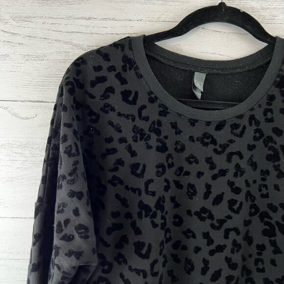 Alya Black Flocked Leopard Print Crew Neck Sweatshirt Size S - Picture 3 of 10